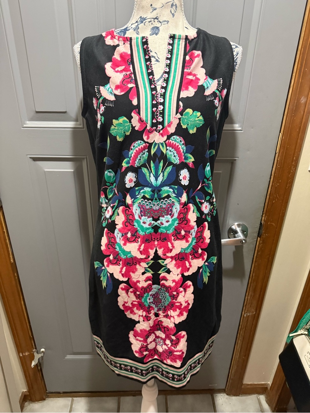 Sleeveless Floral Shift Dress in Black with Pink & Teal Accents-NY & Co (med)